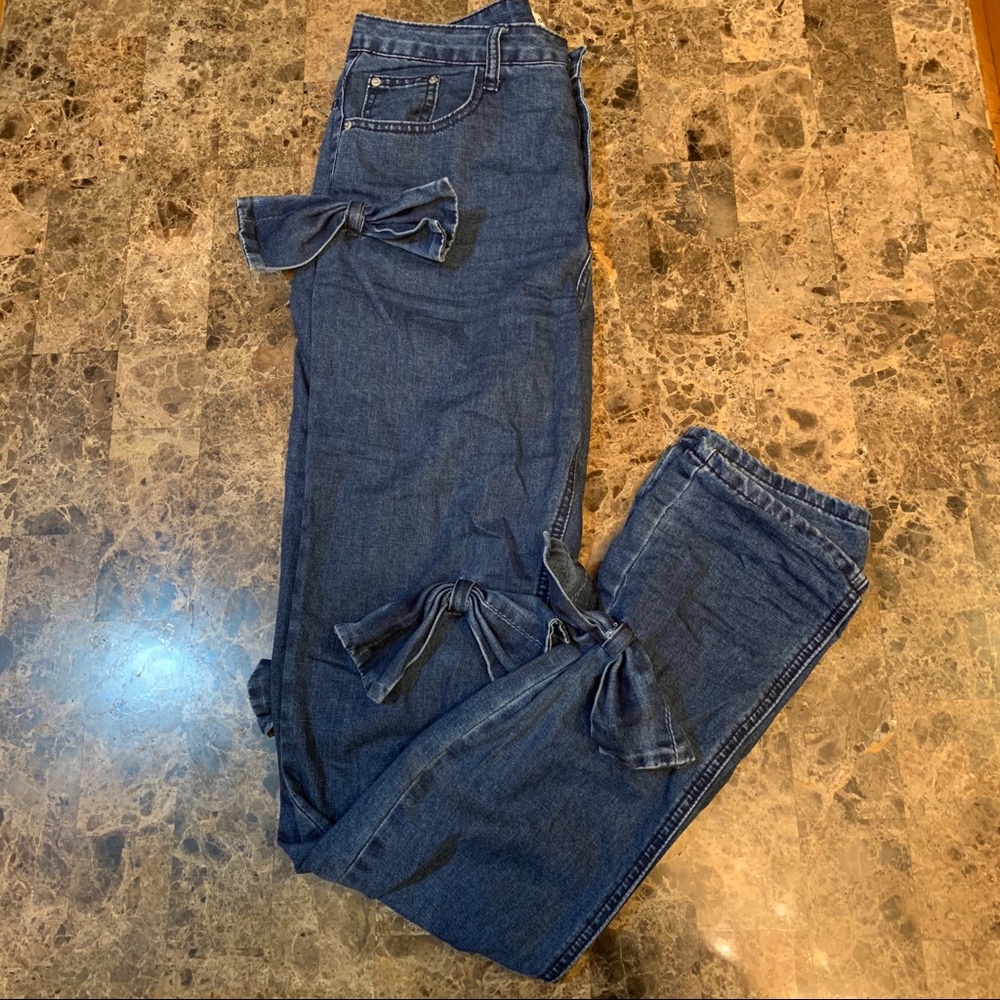 Glamorous Mom Jeans W/ Bow Details